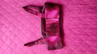 Top corto de tirantes color fucsia y morado - miniatura 2