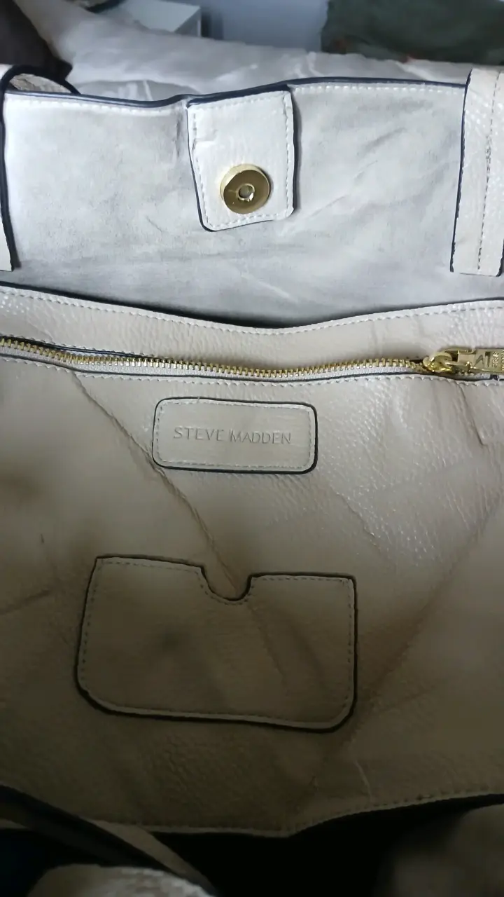 Bolso de cuero beige con tachas Steve Madden - 4