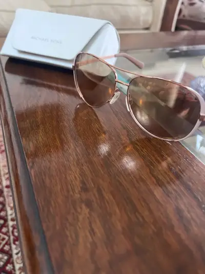 Gafas de sol Michael Kors aviador doradas - miniatura 1