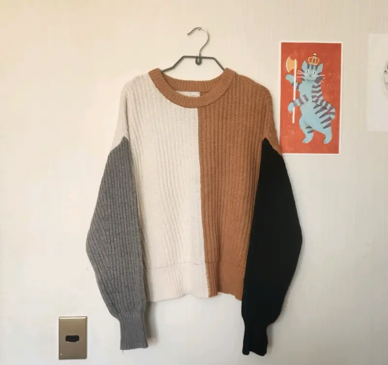 Suéter colorblock de mujer