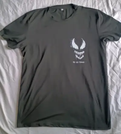 Polera Marvel Symbiote Venom Negra Talla L - miniatura 1
