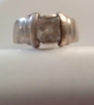 Anillo de plata con piedra principal circón - miniatura 3