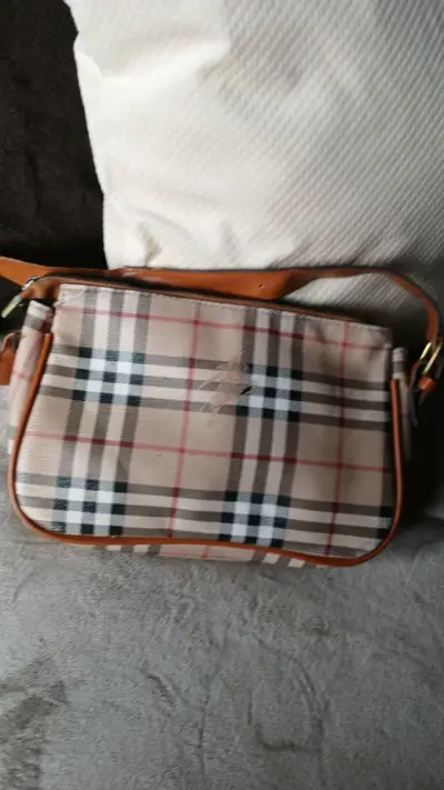 Bolso de mano estilo Burberry con diseño clásico - miniatura 1