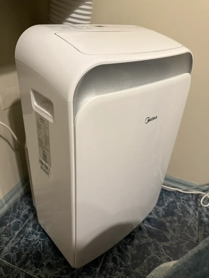 Aire acondicionado portátil Midea blanco 12 mil bt - 3