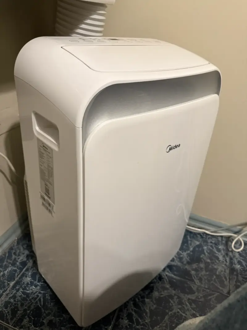 Aire acondicionado portátil Midea blanco 12 mil bt - 4