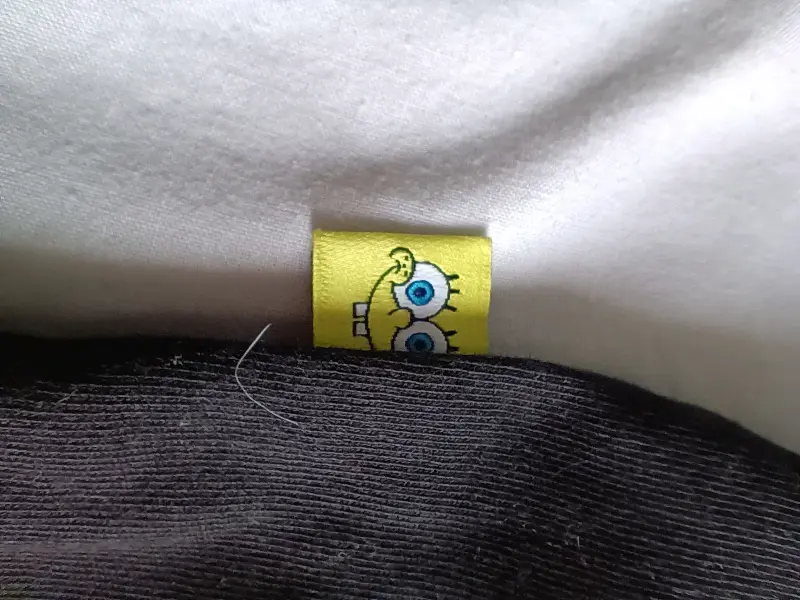Polera negra Bob Esponja. Talla M. Holly Concept. - 4