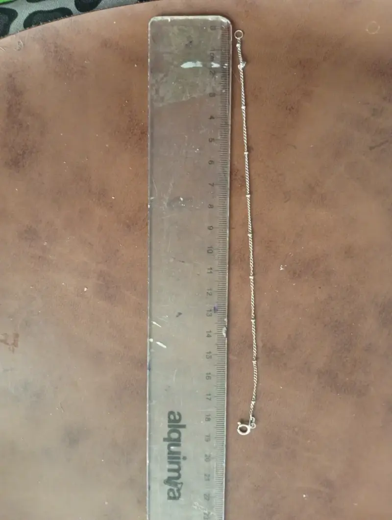 Pulsera fina de plata con diseño elegante - 2