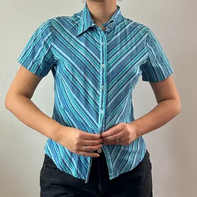 Camisa azul manga corta - miniatura 2