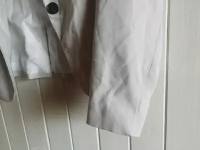 Blazer blco invierno para mujer H&M en buen estado - miniatura 3