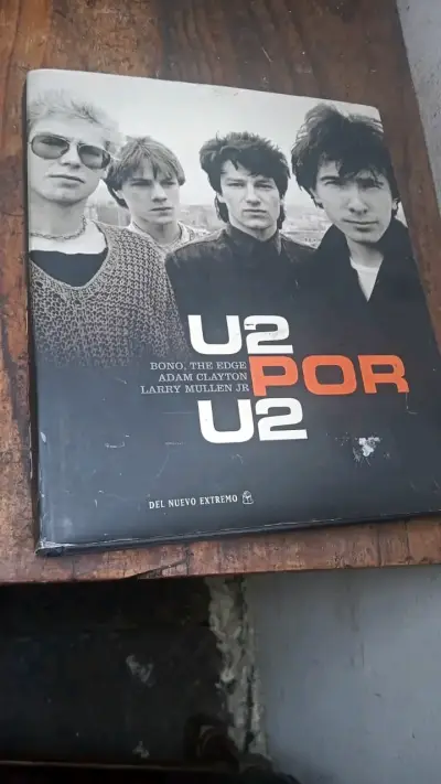 Libro 'U2 por U2' edición especial - miniatura 1