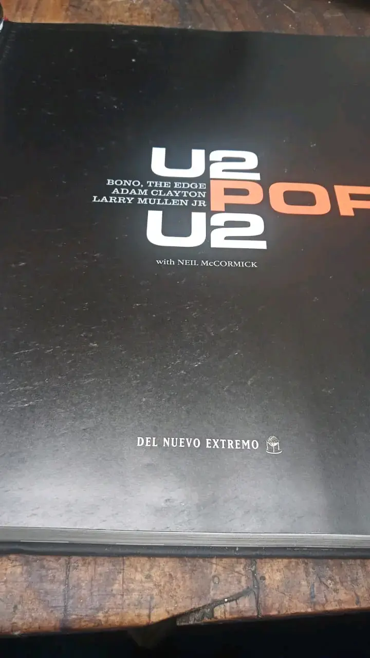 Libro 'U2 por U2' edición especial - 2