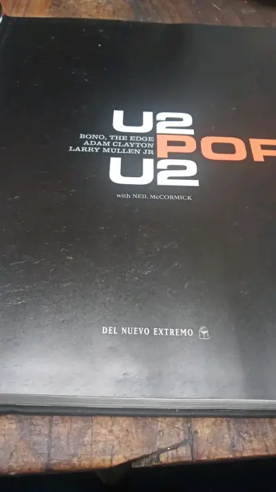 Libro 'U2 por U2' edición especial - miniatura 2