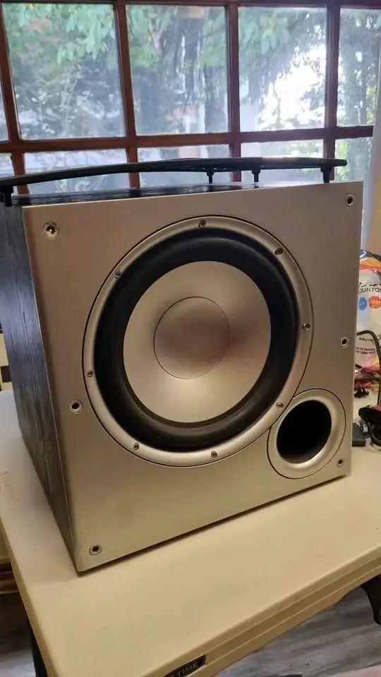 Subwoofer Polk Audio PSW10E con Control de Volumen - 5
