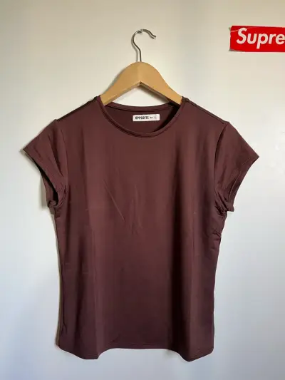 polera café oscuro - miniatura 1