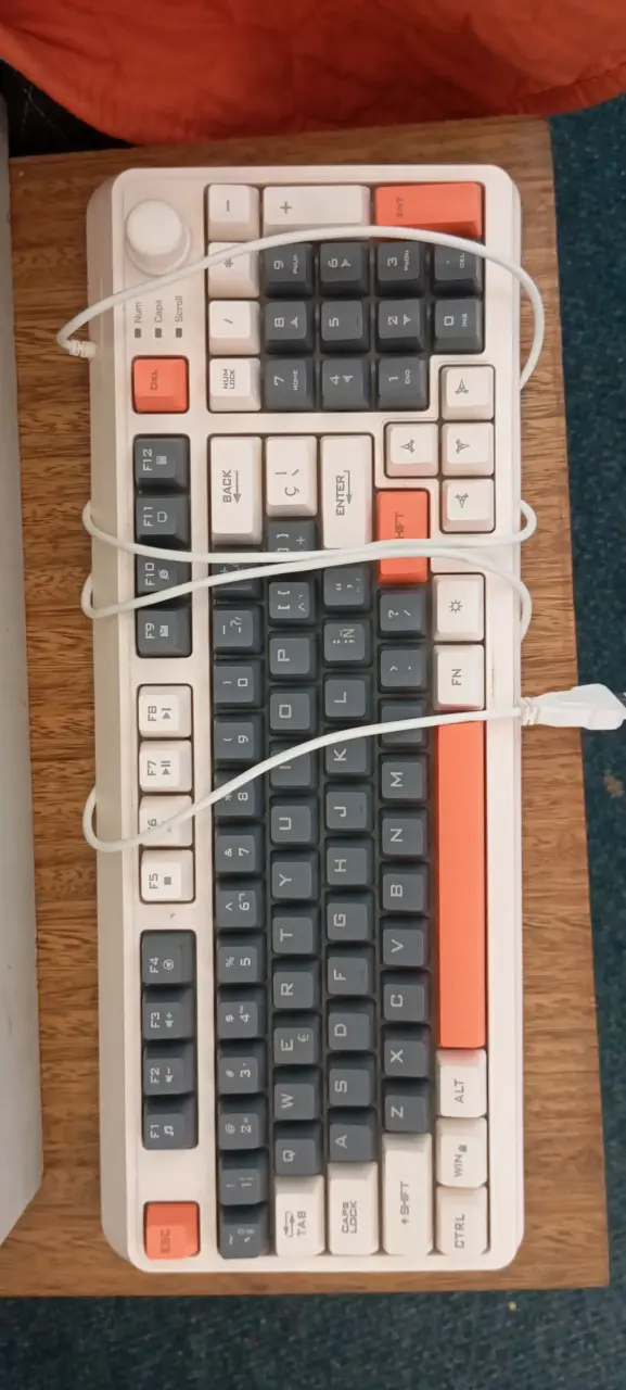 Teclado mecánico retro con cable USB