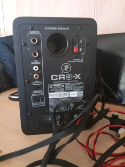 Parlantes multimedia Mackie CR3-X con diseño compacto - miniatura 2