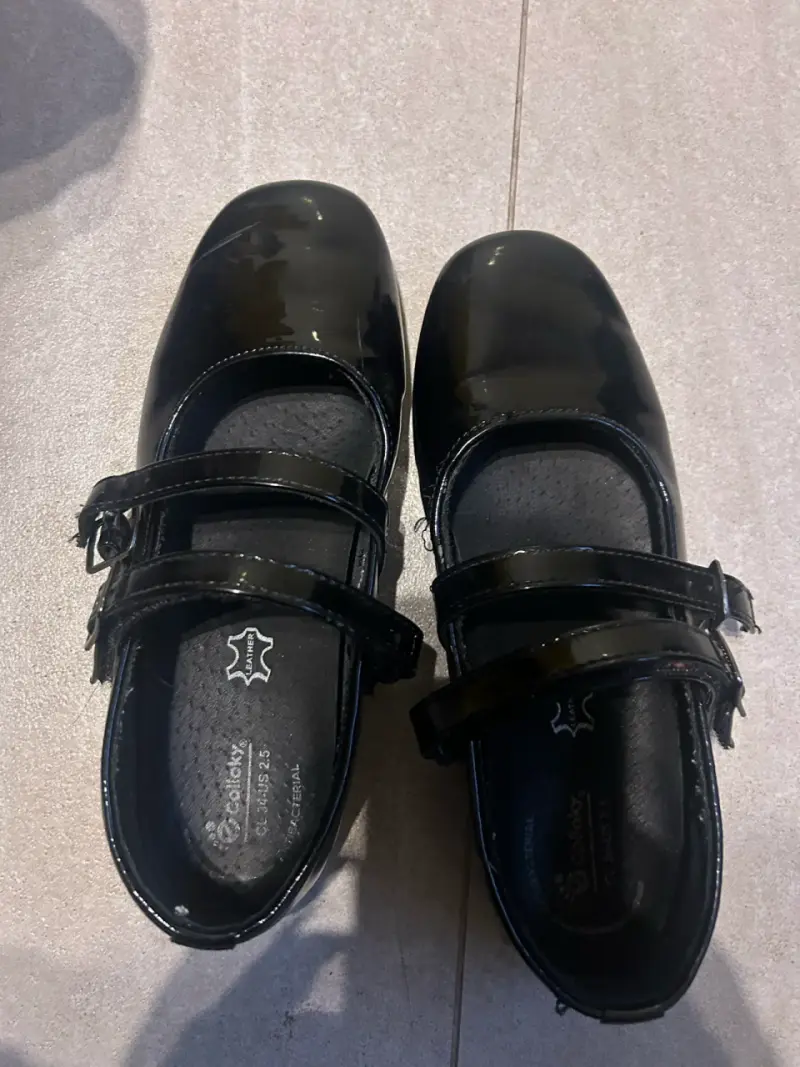 Zapatos de charol negro para niña Coloky - 1