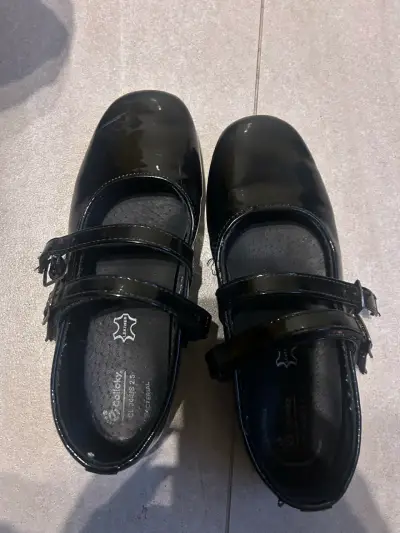 Zapatos de charol negro para niña Coloky - miniatura 1