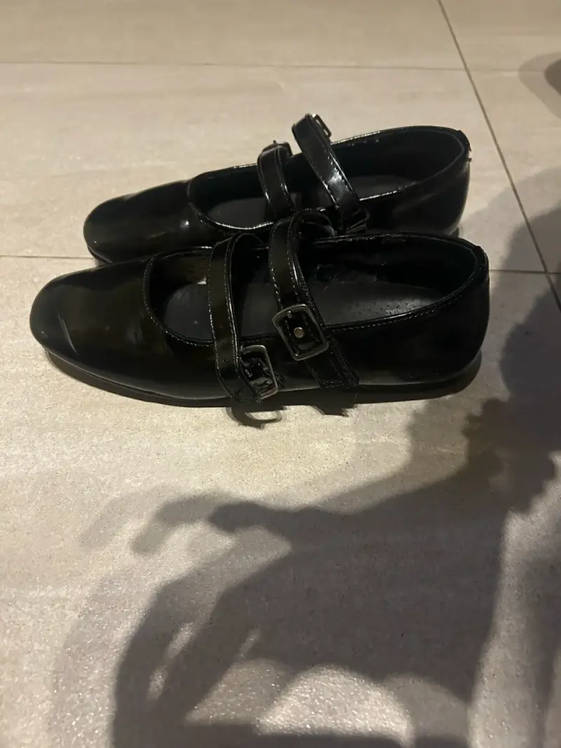 Zapatos de charol negro para niña Coloky - 2