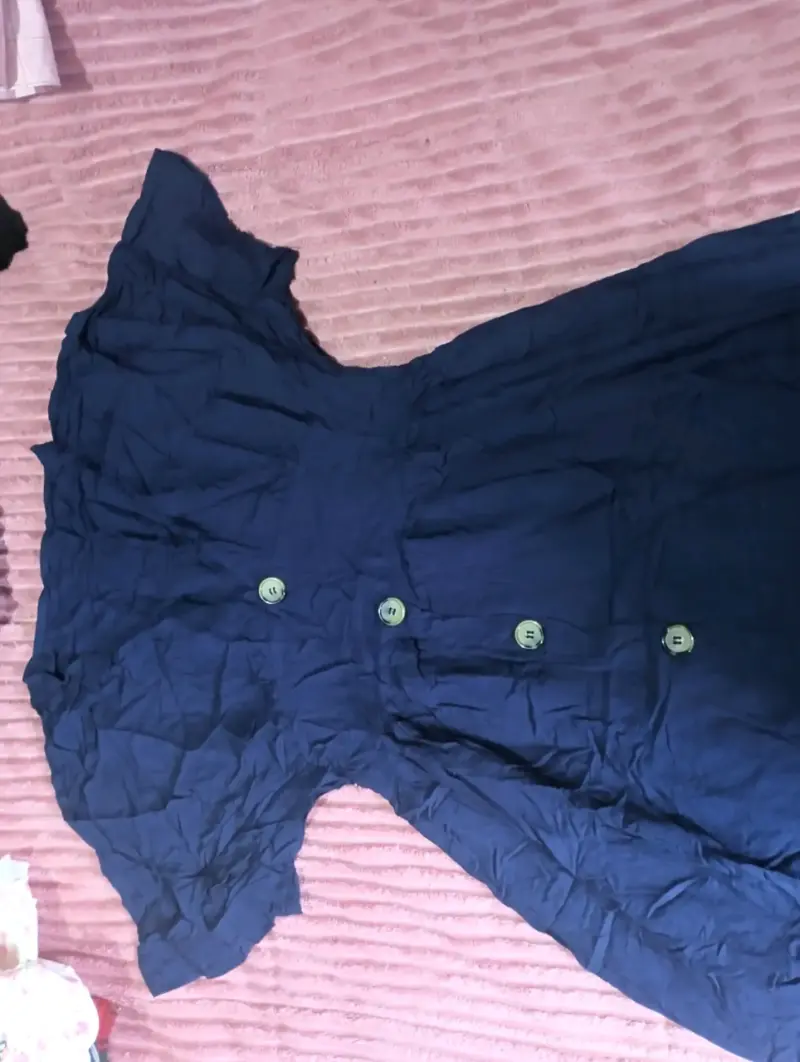 Vestido azul con botones