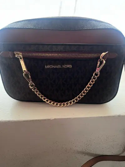 Cartera Michael Kors con cadena dorada - miniatura 2