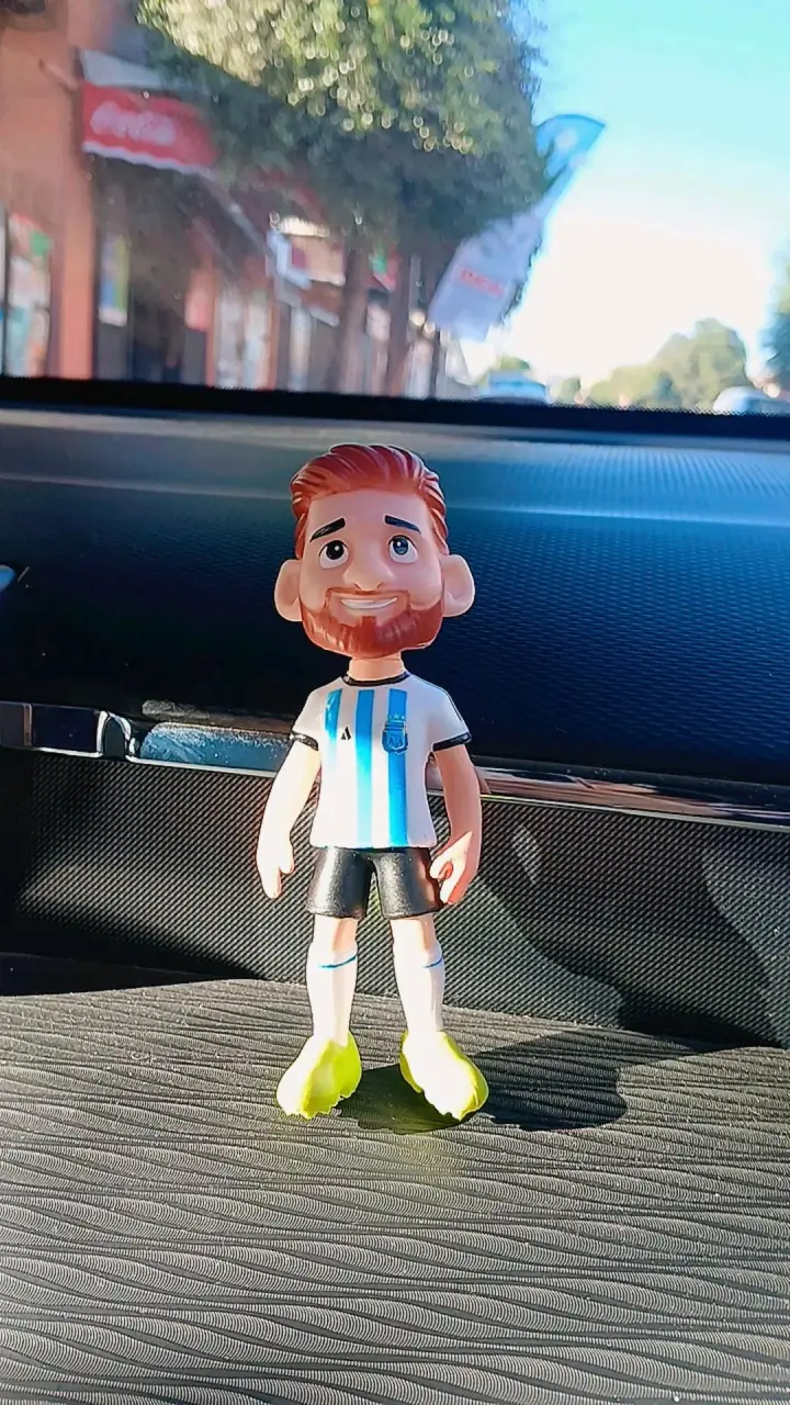 Figura de acción Lionel Messi con trofeo - 2