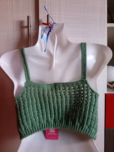 Top tejido verde con diseño de rana - miniatura 2