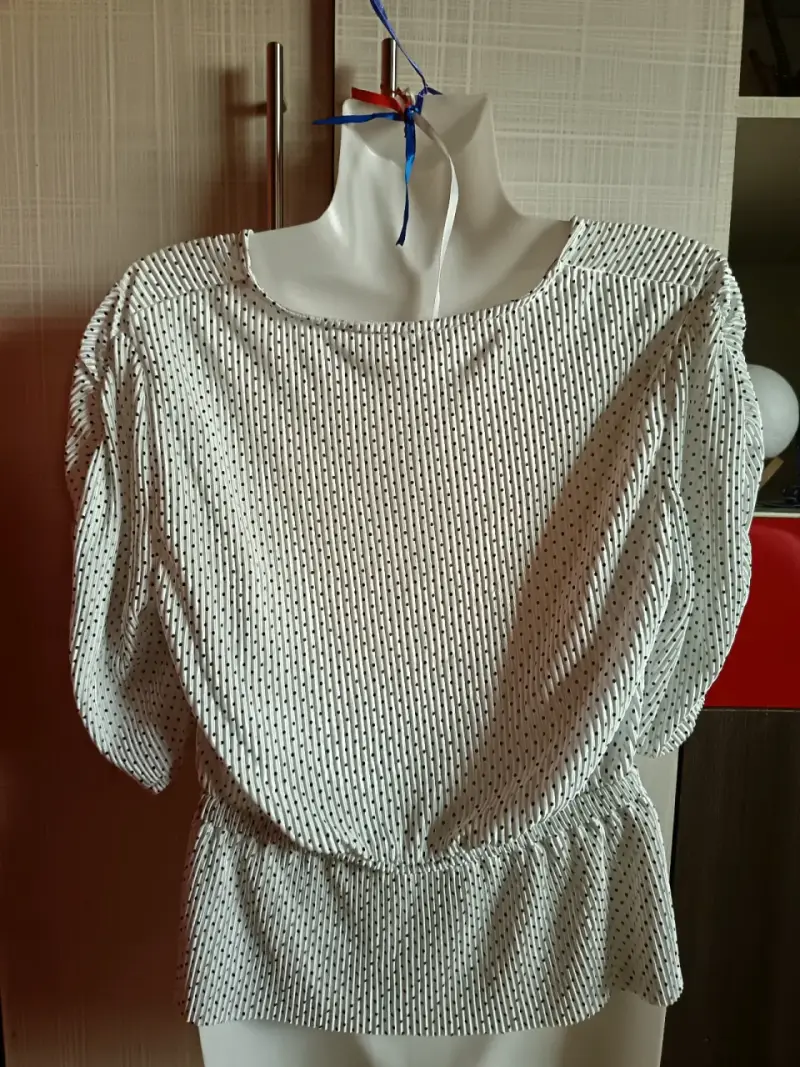 Blusa blanca con estampado - 2