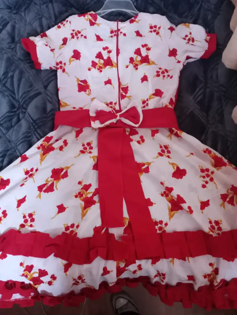 Vestido de huasa floral rojo y blanco con volantes - 2
