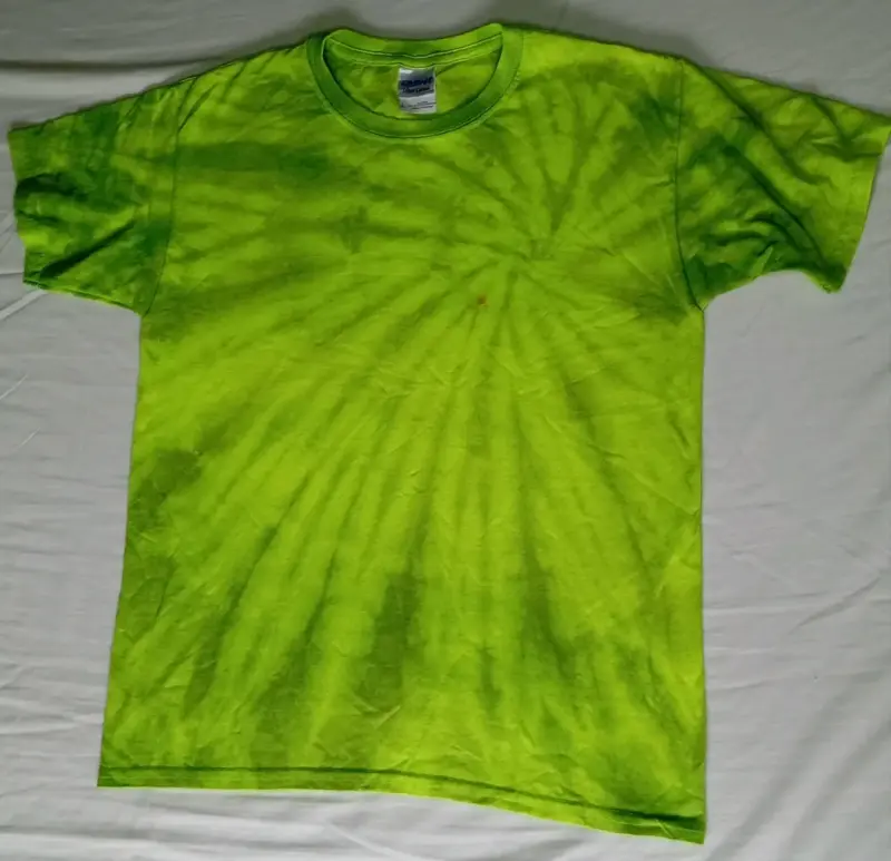Polera tie-dye verde neón unisex
