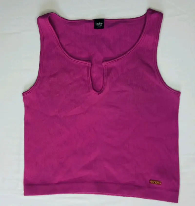 Top sin mangas fucsia para mujer