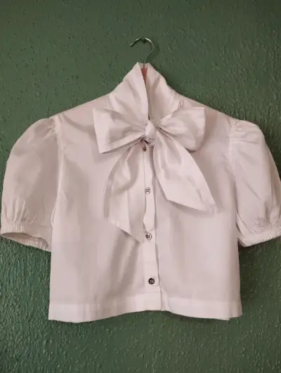 Blusa blanca con lazo y mangas abullonadas - miniatura 1
