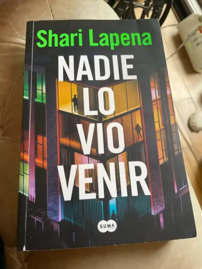 Libro 'Nadie Lo Vio Venir' de Shari Lapena - miniatura 1