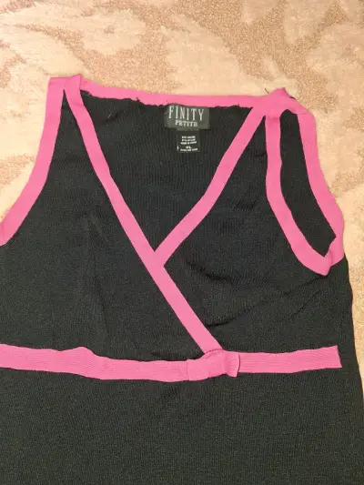 Blusa sin mangas negra con detalles rosados Finity - miniatura 2