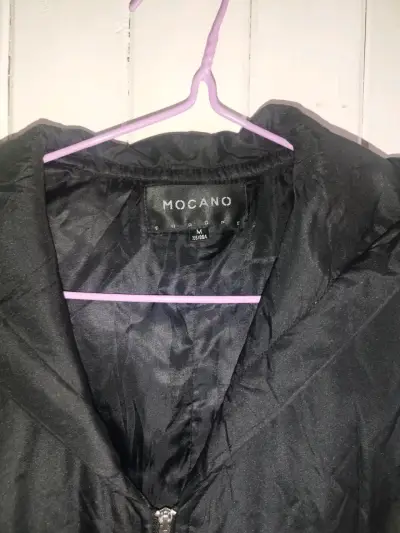 Chaqueta negra con capucha Mocano, estilo koreana - miniatura 2