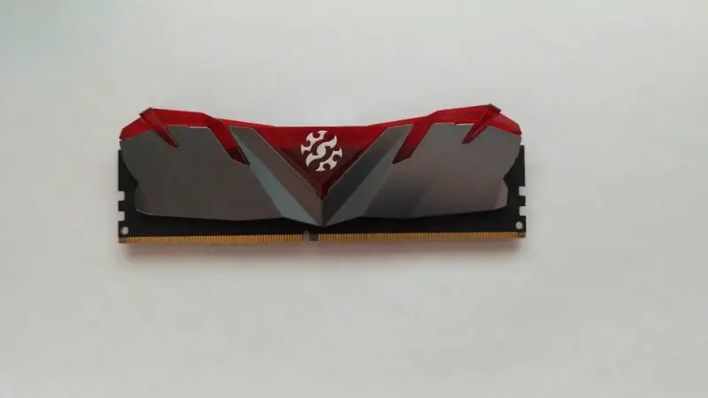 Memoria RAM XPG DDR4 8GB 3000MHz - 1