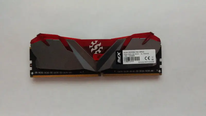 Memoria RAM XPG DDR4 8GB 3000MHz - 2