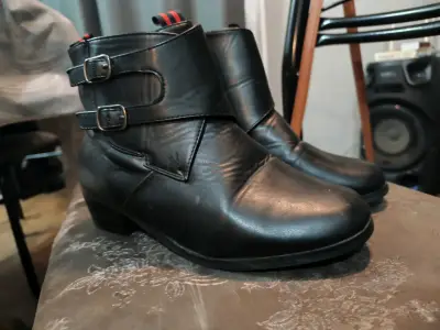 Botines de cuero negro con hebillas - miniatura 2
