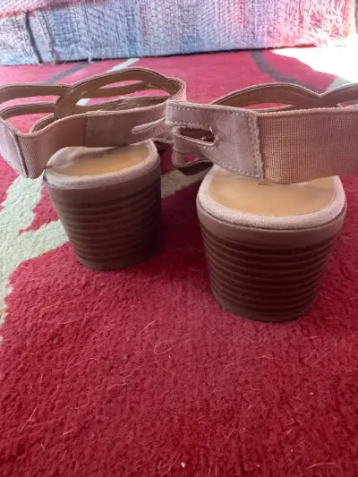 Sandalias de tacón alto color nude - miniatura 4