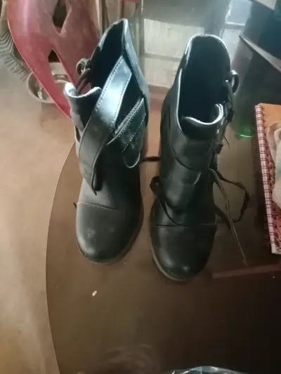 Botines de cuero negro con tacón alto - miniatura 4