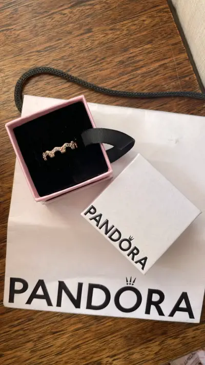Anillo de plata Pandora con diseño elegante - miniatura 1