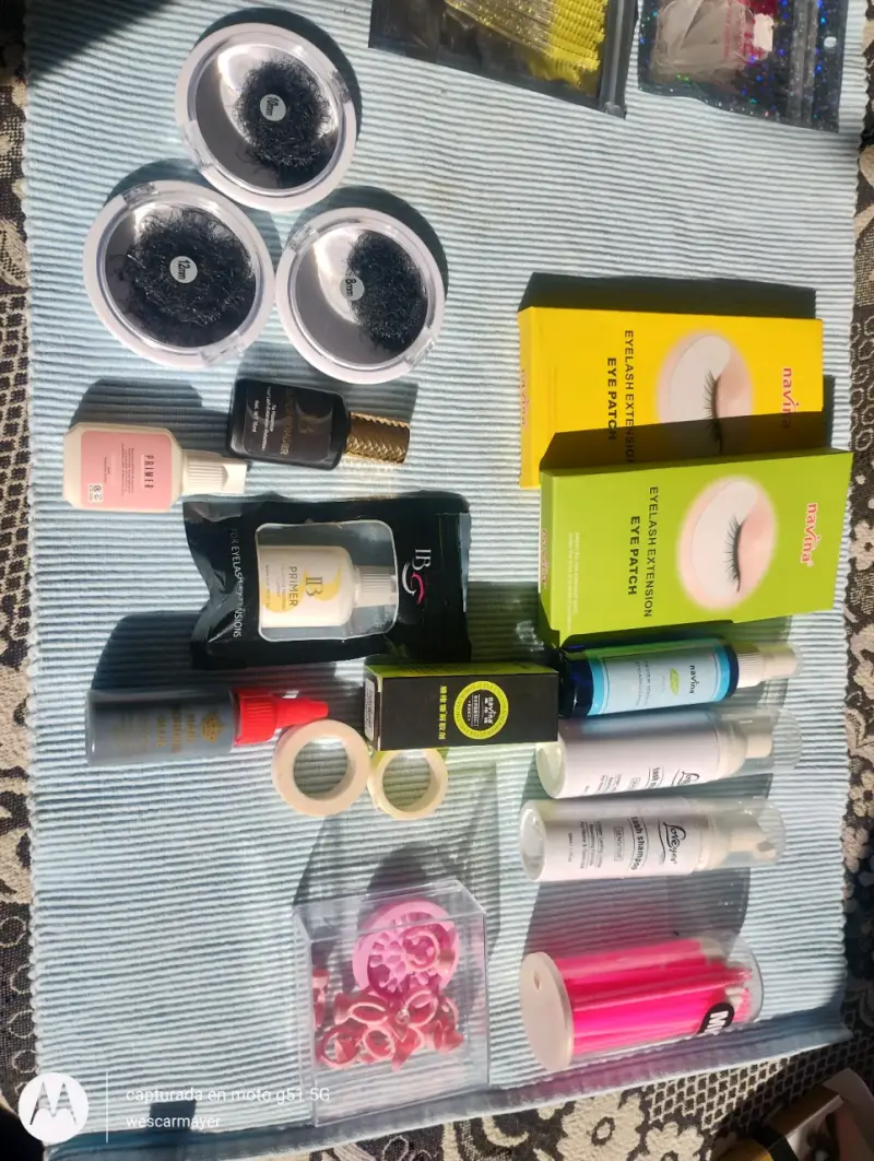 Kit de Extensiones de Pestañas con Pinzas y Soporte - 4