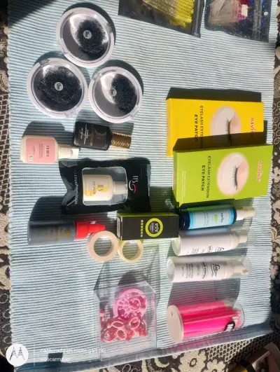Kit de Extensiones de Pestañas con Pinzas y Soporte - miniatura 4