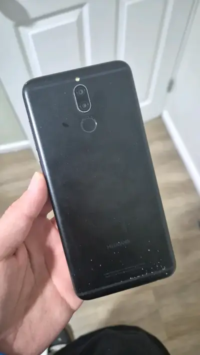Smartphone Huawei con doble cámara trasera - miniatura 1