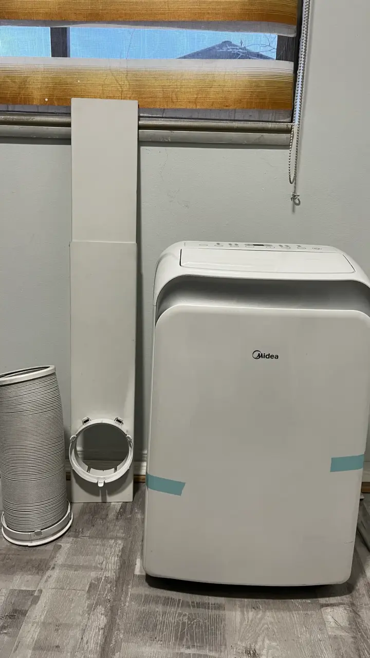 Aire Acondicionado Portátil Midea con Control - 2