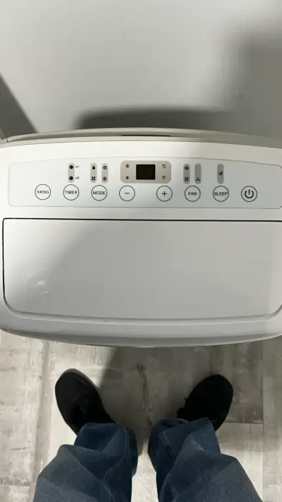 Aire Acondicionado Portátil Midea con Control - miniatura 3