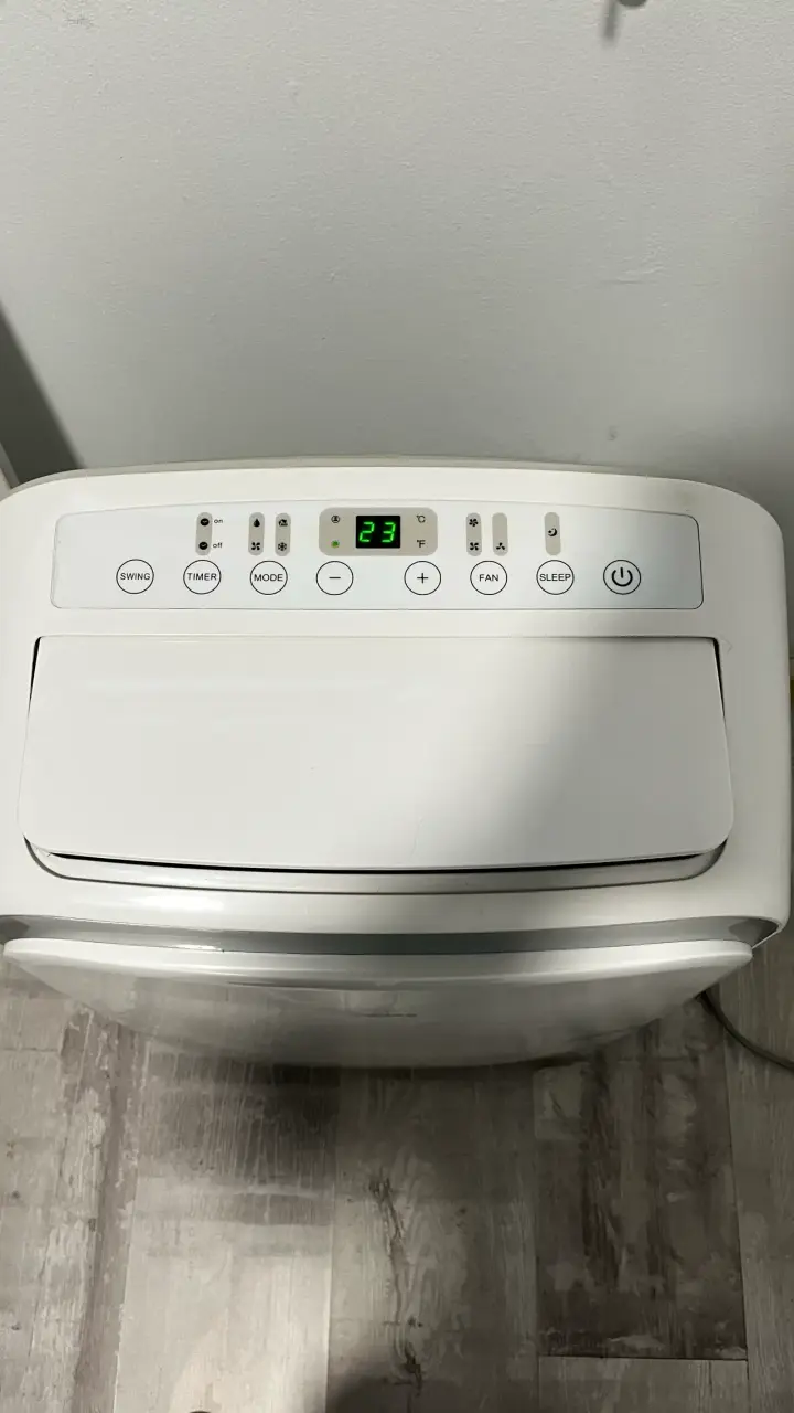 Aire Acondicionado Portátil Midea con Control - 4