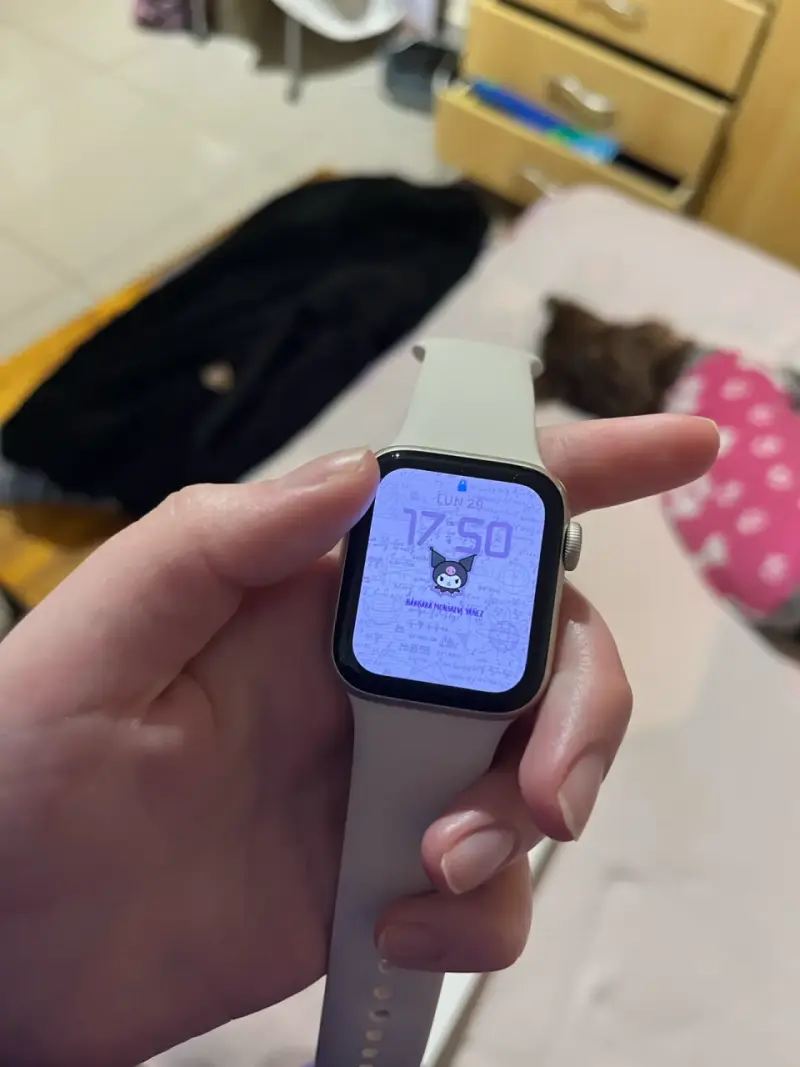 Apple Watch SE 3 40mm M/L GPS - 2