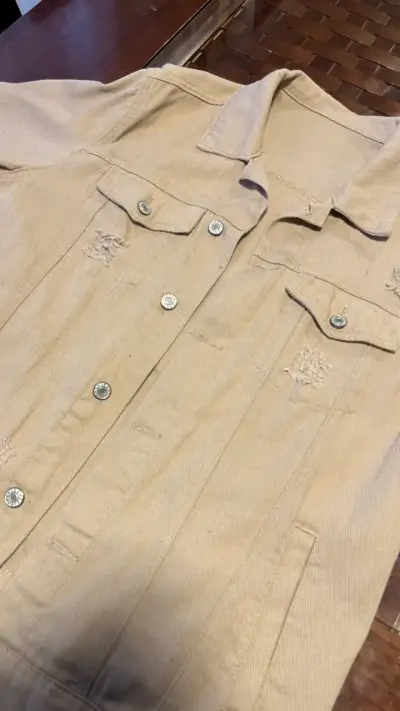 Chaqueta de mezclilla beige desgastado - miniatura 2