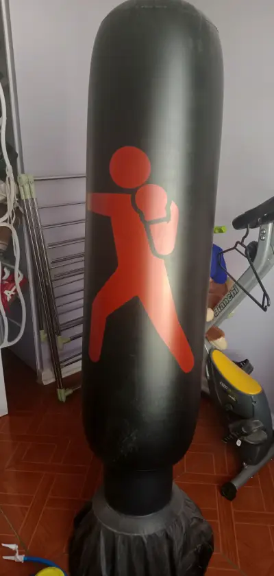 Saco de boxeo inflable con base estable - miniatura 1